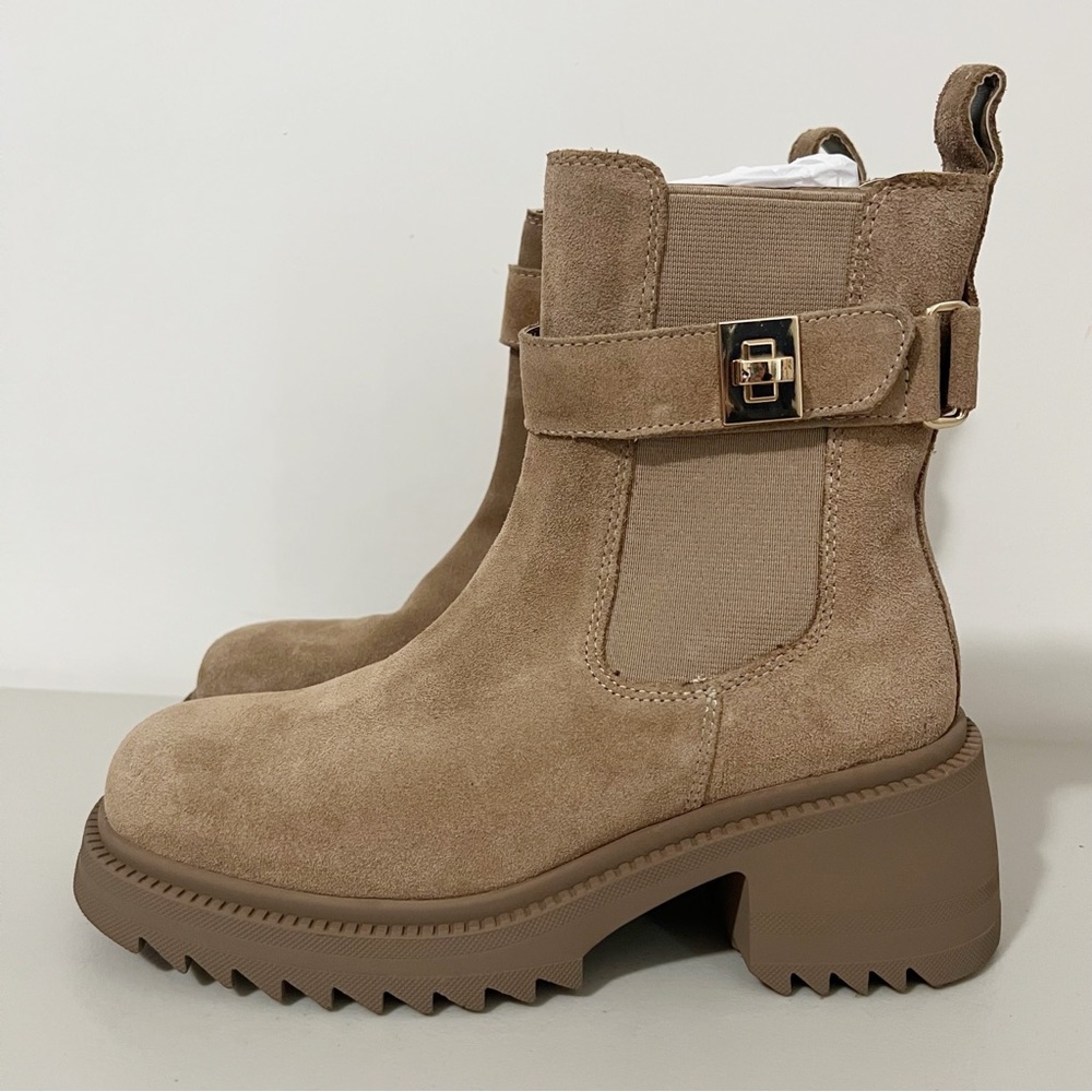 Steve Madden Beige Gates Buckled Detailed Lug-sole Booties Size 7.5